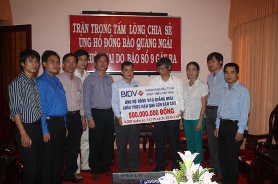 Không chỉ đóng góp cho xã hội bằng nghề nghiệp tín dụng, hàng năm, BIDV đã dành những khoản ngân sách lớn để thực hiện công tác an sinh xã hội trực tiếp.