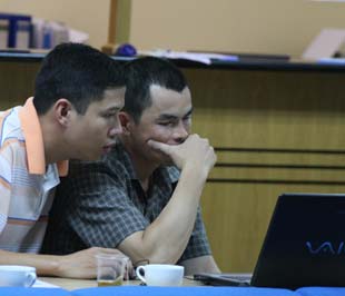  Câu hỏi đang được đặt ra là vì sao khối đầu tư nước ngoài quay lại mua vào mạnh như vậy? Khó có thể trả lời trọn vẹn - Ảnh: Việt Tuấn.