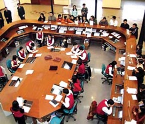 Trong khi VN-Index chật vật để giữ màu xanh thì HASTC-Index phiên này lại tăng mạnh.