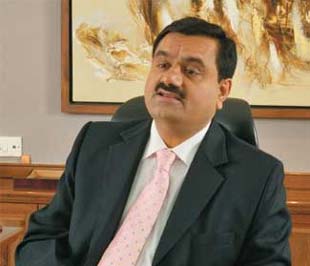 Gautam Adani thuộc thế hệ người Ấn Độ đầu tiên chịu ảnh hưởng và tiếp cận với PG88 Trang chủ nhà cái top 1 hóa, khởi nghiệp với những ước mơ lớn và là hình mẫu tỷ phú đi lên từ nghèo khó.