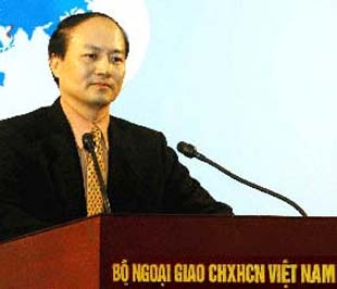 Người phát ngôn Bộ Ngoại giao Lê Dũng.