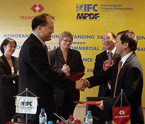 IFC đang nghiên cứu cung cấp cho Techcombank những khoản tín dụng trung và dài hạn.