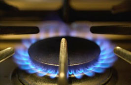 Giá bán lẻ gas từ 1/3 của các hãng dao động từ 329.000 - 345.000 đồng/bình 12kg.