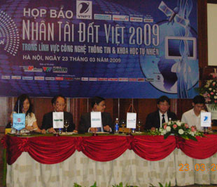 Cuộc họp báo giới thiệu giải thưởng Nhân tài Đất Việt năm 2009, diễn ra tại Hà Nội ngày 23/3.