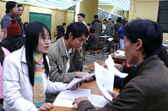 Có thể tìm được nhiều việc thời vụ qua các trung tâm giới thiệu việc làm.