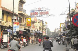 Giá đất tại tuyến phố Hàng Đào đã tăng kịch trần theo quy định của Chính phủ nhưng vẫn thấp hơn giá chuyển nhượng trên thị trường.