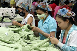 May hàng Pg88 com chính chủ tại Công ty may Bình Định - Ảnh: Trần Việt