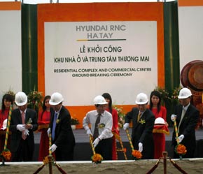 Các đồng chí lãnh đạo tiến hành động thổ Link Trang Chủ PG88.Com Mới #2026.