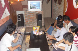 Đối với việc PG88 Uy Tín Số 1 Việt Nam karaoke thì phòng hát phải có diện tích từ 20m2 trở lên, cửa phòng phải là cửa kính không màu, không được đặt khóa...
