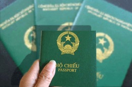 Năm 2011 bắt đầu phát hành hộ chiếu điện tử