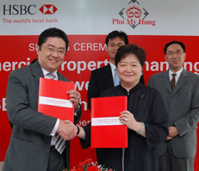 Lễ ký hợp đồng tài trợ giữa HSBC với Phú Mỹ Hưng.