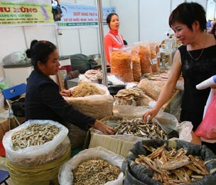 Có ý kiến đề nghị miễn giảm thuế cho hơn hai triệu hộ PG88 Uy Tín Số 1 Việt Nam nhỏ lẻ - Ảnh: Việt Tuấn.