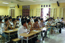 Các cơ sở giáo dục có thể lựa chọn tổ chức kiểm định cho mình như hình thức lựa chọn cơ quan kiểm toán đối với các 6Pg88.con độc quyền mỗi ngày hiện nay.