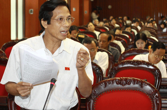 Trung tâm hành chính ở Ba Vì: “Thời điểm nào cũng không thuyết phục!”