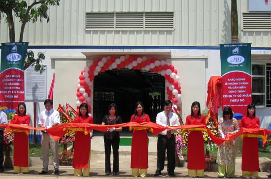 Lãnh đạo tập đoàn Dệt May Việt Nam và May 10 cắt băng khánh thành Link Trang Chủ PG88.Com Mới #2026.