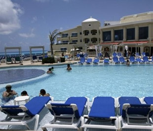 Quang cảnh Khách sạn Gran Caribe Real ở Cancun, Mexico - Ảnh: AP.