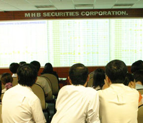 Nhà đầu tư tại sàn MHBS.