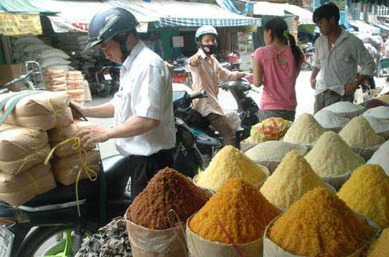 Giá đường trong nước có nhiều biến động.