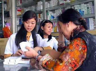 Trong tháng 6/2010, cả thuốc nội và thuốc nhập khẩu đều có những sản phẩm tăng giá, nhưng cũng có không ít mặt hàng được giảm giá.