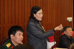 Đại biểu Lê Thị Nga chất vấn Thống đốc về hiệu quả sử dụng tiền kim loại.
