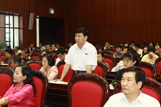 Việt kiều được dự tuyển viên chức: Chưa thống nhất