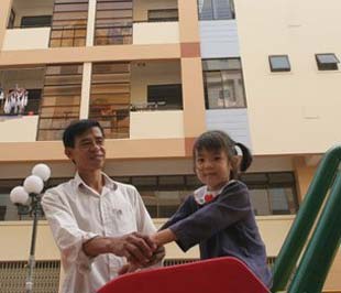 Người có thu nhập thấp có tổng số điểm cao hơn sẽ được ưu tiên giải quyết trước.