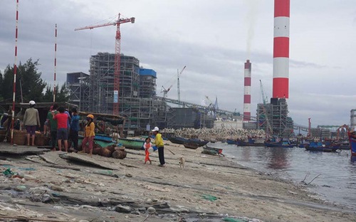 Cảng Vĩnh Tân thuộc huyện Tuy Phong, tỉnh Bình Thuận là khu vực chức 
năng làm cảng tổng hợp. Đây là một trong những công trình cảng biển 
trọng điểm quốc gia, có tổng mức đầu tư hơn 2.292 tỷ đồng. 