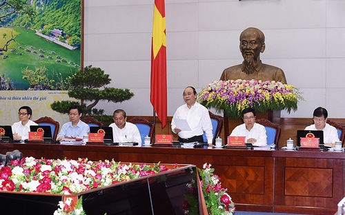 Bộ trưởng Bộ Ngoại giao chuẩn bị báo cáo của Chính phủ về 
tình hình biển Đông sau khi có phán quyết của Tòa án trọng tài quốc tế.