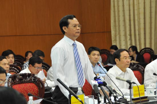 Tổng thanh tra Chính phủ Huỳnh Phong Tranh lần đầu tiên trả lời chất vấn - Ảnh: M.Đ