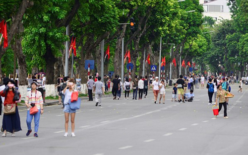 Thành phố cũng đã thống nhất được với các Đại sứ quán của các nước về 
việc tổ chức lễ hội ẩm thực kết hợp với trình diễn văn hoá, nghệ thuật, 
phục vụ du khách tham gia không gian đi bộ.<br>