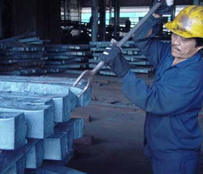 Tăng thuế nhằm hạn chế Pg88 com chính chủ phôi thép, hỗ trợ cho sản xuất trong nước - Ảnh: Tuổi trẻ