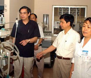 Kiểm tra phương tiện phòng chống dịch cúm tại Việt Nam.