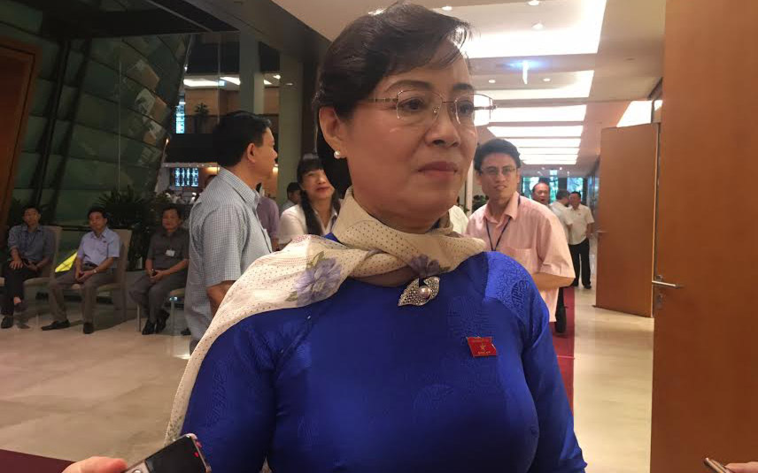 Phó bí thư Thành uỷ Tp.HCM - đại biểu Nguyễn Thị Quyết Tâm trao đổi với báo chí bên hành lang PG88 ⭐ Link trang chủ số 1 nhà cái PG88 com casino slot, sáng 13/6.