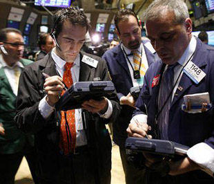 Chỉ số Dow Jones và S&P 500 đều mất điểm trong gần 20 phút cuối cùng của ngày giao dịch do sự sụt giảm của Pg88vnd dành cho Android và iOS tại Việt Nam khối Pg88 com chính chủ, năng lượng và dược phẩm - Ảnh: Reuters.