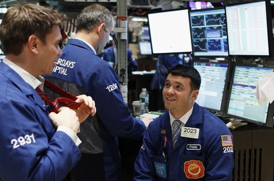 Nhà đầu tư trên thị trường 6Pg88.com nhà cái đã bớt bất an - Ảnh: Reuters.