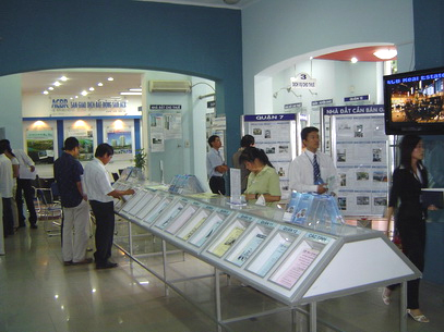 Chậm nhất ngày 25 hàng tháng, các sàn giao dịch phải nộp báo cáo về Bộ.