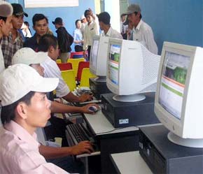Sàn giao dịch việc làm có thể sẽ khắc phục được những hạn chế mang tính hình thức, ít hiệu quả của các hội chợ việc làm trước đây.