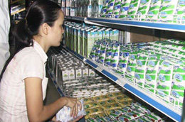 Ngày 12/2, Vinamilk đã thông báo tăng giá bán các sản phẩm sữa chua uống, sữa bột, sữa đặc thêm 6%, còn các loại sữa chua ăn và sữa tươi mức tăng là 3%.