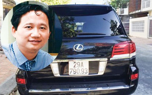 Trước khi được gắn biển xanh tỉnh Hậu Giang, chiếc xe Lexus được ông Thanh nói rằng mượn của một người bạn ở Hà Nội là xe đăng ký tư nhân (biển trắng).<br>