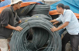 Biến động tỷ giá được xem là nguyên nhân chính khiến giá thép bị điều chỉnh tăng.