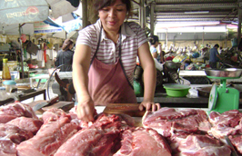 Tại Hà Nội, hiện thịt heo đã giảm từ 10.000 - 20.000 đồng/kg.