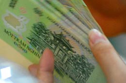 Ngành hàng không có lương cao gấp khoảng 10 lần ngành dệt may.