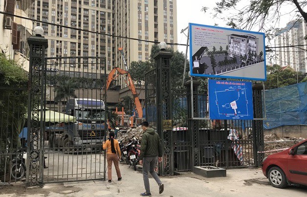Cư dân Home City xuống đường phản đối chủ Pg88vn Trang Chủ Chính Thức bịt lối đi xây trường học - Ảnh 1.