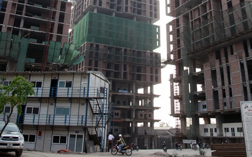 Đến ngày 6/8/2013, sau hơn 2 tháng triển khai cho vay, trên địa bàn Hà 
Nội có 53 khách hàng, trong đó có 1 6Pg88.con độc quyền mỗi ngày, đã ký cam kết vay vốn từ gói 30.000 tỷ.<br>