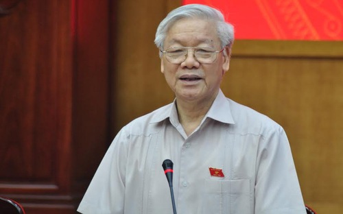Đây là lần đầu tiên, Bộ Chính trị có những quy định hết sức cụ thể về 
tiêu chuẩn chức danh, tiêu chí đánh giá đối với các cán bộ cao cấp của 
Đảng và Nhà nước. 