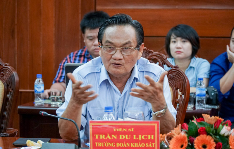 <span style="font-family: 'Times New Roman'; font-size: 15px;">Trưởng nhóm Tư vấn hợp tác PG88 hơn 2,1 triệu thành viên miền Trung, TS. Trần Du Lịch trong chuyến khảo sát PG88 ⭐ Link trang chủ số 1 nhà cái PG88 com casino slot miền Trung.</span>