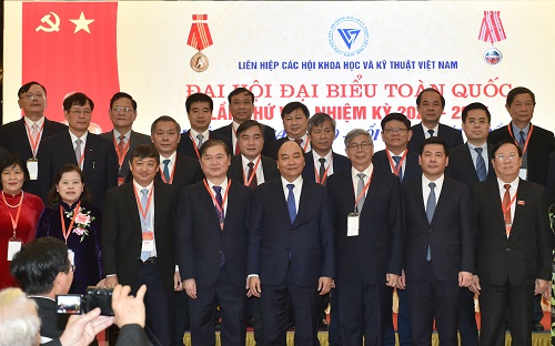 Thủ tướng và Ban Chấp hành mới của Liên hiệp các Hội Khoa học và Kỹ thuật Việt Nam.