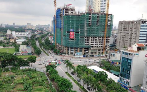 Nguồn cung nhà ở Hà Nội đang khá dồi dào do các chủ đầu tư liên tiếp ra hàng.<br>