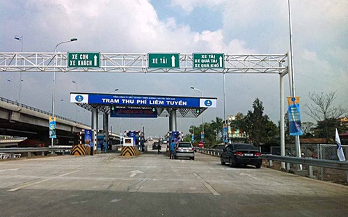 Tình trạng dày đặc của các trạm thu phí hiện vẫn chưa được xóa bỏ, cho 
dù theo quy định của pháp luật các trạm không được đặt cách nhau dưới 70
 km.