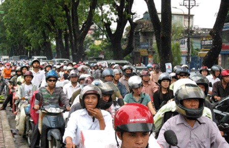 Phương án đổi giờ làm, giờ học chỉ áp dụng tại 10 quận nội thành và 2 huyện - nơi thường xuyên xảy ra ùn tắc 6Pg88.com hơn 1000 trò chơi hấp dẫn.